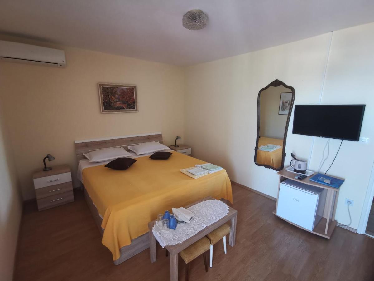 Guest House Jelsa Jelsa  Exterior photo