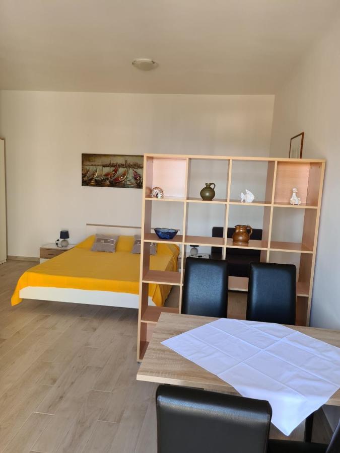 Guest House Jelsa Jelsa  Exterior photo